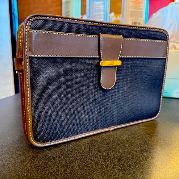Dunhill Handbags - EUC Dunhill Clutch